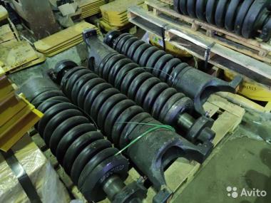 Натяжное устройство гусеницы в сборе, Ø 55мм (PC-300-7,8M0, 6 крепеж. отв.) 207-30-68500
