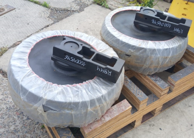 Колесо направляющее (Liebherr R944С) 10009660/ 10004546