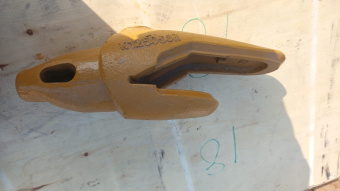 Адаптер K125050R угловой правый, система Hensley KMax, WA600-6 фото 1