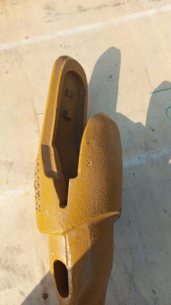 Адаптер K125050R угловой правый, система Hensley KMax, WA600-6 фото 2